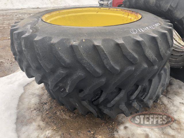 18.4R42 tires w-yellow 10-bolt duals, _1.JPG
